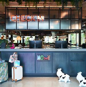 Moxy Amsterdam Schiphol Airport Hotel Hoofddorp Exterior photo