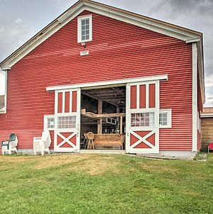 Classic Cape-Style Farmhouse On 550-Acre Vineyard! Villa Greene Exterior photo