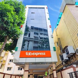 Fabexpress Mid Town Hotel Hyderabad Exterior photo