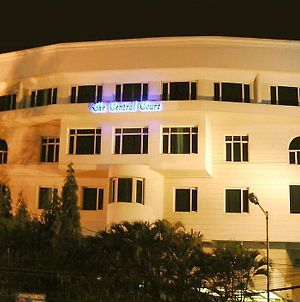 The Central Court Hotel Hyderabad Exterior photo