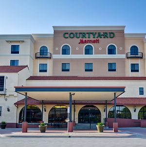 Courtyard By Marriott Wichita At Old Town Hotel Exterior photo
