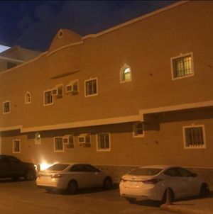 للعوائل فقط Al Shadi Apartments 2 Yanbu Exterior photo