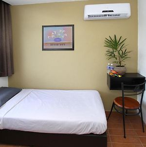 Dream City Hotel Kuching Exterior photo