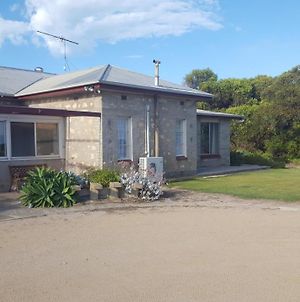 Hillocks Drive Guest House Marion Bay Exterior photo