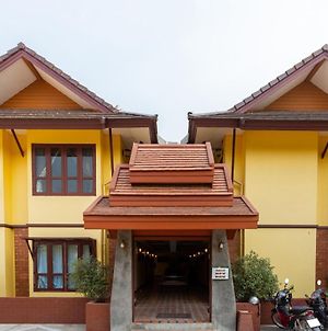 Yellow Tique Hotel Lampang Exterior photo