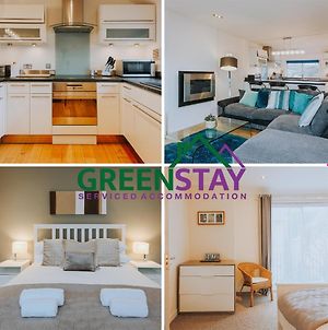 "The Penthouse Newquay" By Greenstay Serviced Accommodation - Stunning 3 Bed Apt With Parking & Sun Terrace - The Perfect Choice For Families, Small Groups & Business Travellers - Newly Refurbished For 2023 - Close To Beaches, Shops & Restaurants Newquay  Exterior photo