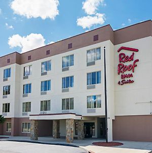 Red Roof Inn & Suites Fayetteville - Fort Bragg Exterior photo