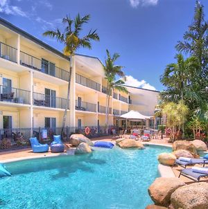 Cairns Queenslander Hotel & Apartments Exterior photo