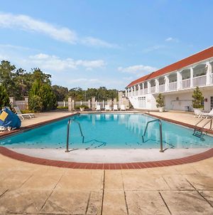 Gulf Hills Hotel And Retreat On The Water Ocean Springs Exterior photo