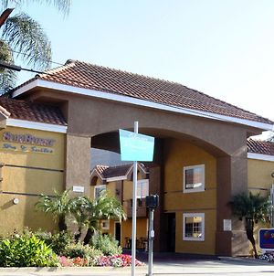 Sunburst Spa & Suites Motel Los Angeles Exterior photo