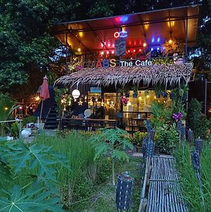 Do Dee Cafe Bangkok Hostel Exterior photo