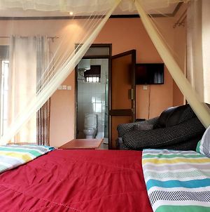 Tgs Homestay Kampala Room photo