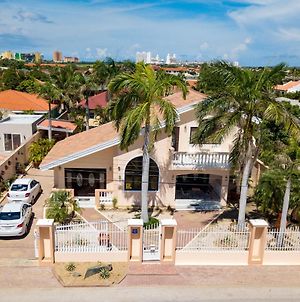 Bubali Villa Palm Beach Exterior photo