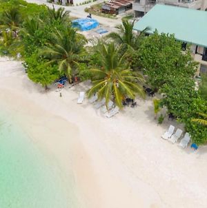 Crown Beach Hotel Maldives Dhiffushi Exterior photo