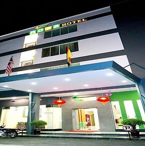 Nova Hotel Kuching Exterior photo