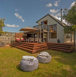 Beaut Bach On Beverley - Whangamata Holiday Home Exterior photo