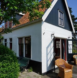 Lovely Holiday Home In Hindeloopen In A Great Setting On The 11 City Tour Route Exterior photo
