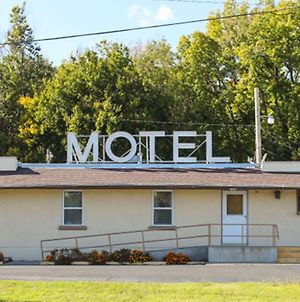 Budget Host Golden Wheat Motel Junction City Exterior photo