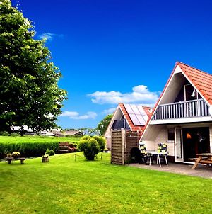 Leonie 6 Pers Holiday Home With A Large Garden Close To The Lauwersmeer Anjum Exterior photo