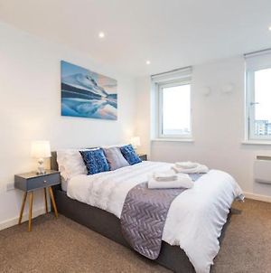 Newcastle City Centre Apartment Ideal For Holiday, Contractors, Quarantining Exterior photo
