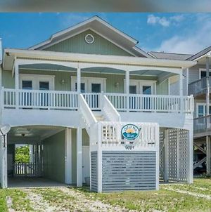 Donovan'S Out Of The Blue Oak Island Exterior photo
