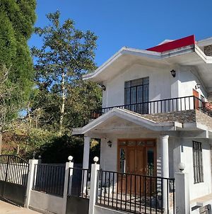 La Serene Shillong Exterior photo