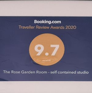 The Rose Garden Room - Self Contained Studio Ballycastle Exterior photo