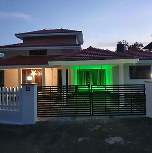 Posh Villa At Kottayam Town With 4 Bedrooms Exterior photo