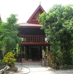 Teak House Chiang Mai Hotel Exterior photo