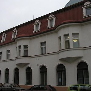 Hotel Mrazek Pardubice Exterior photo