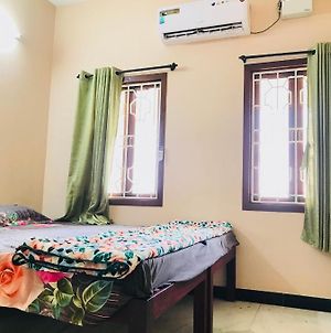 Fresh Up Single Furnished Room Near Beach Pondicherry Exterior photo