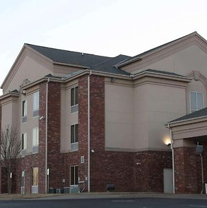 Rodeway Inn & Suites Tulsa Exterior photo