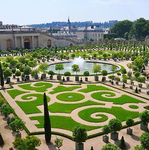 Airelles Chateau De Versailles Exterior photo