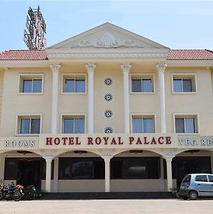 Royal Palace Hotel Karad Exterior photo