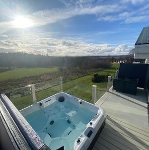 Hot Tub Lodge With Panoramic Views & Free Golf Swarland Exterior photo