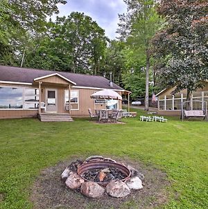 Waterfront Rose Lake Cabin With Fire Pit, Dock, Boats Villa Le Roy Exterior photo