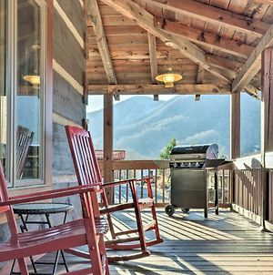 The Cabin At Marys Place With Deck And Mtn Views! Maggie Valley Exterior photo
