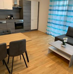 Modern Airconditioned City Apartment Close To Vic Vienna Exterior photo