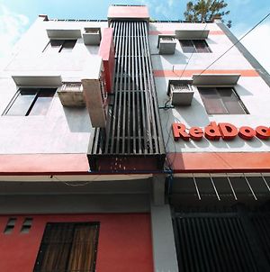 Reddoorz A&F C5 Pinagsama Taguig - Vaccinated Staff Hotel Manila Exterior photo