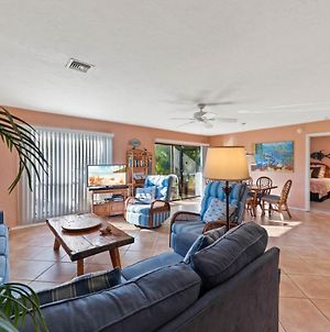 Enjoy Sunsets With Family On Sanibel'S Quiet West End - Blind Pass F101 Villa Room photo