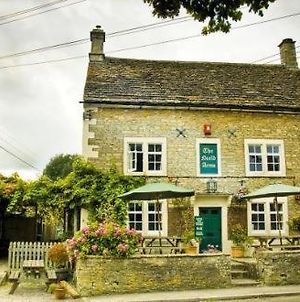 Neeld Arms Hotel Grittleton Exterior photo