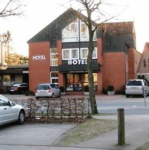 Einfelder Hof Garni Hotel Neumuenster Exterior photo