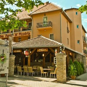 Hotel La Riva Siofok Exterior photo