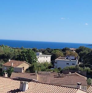 Beau 2 Pieces Calme Avec Vue Mer Imprenable Et Garage - Beautiful 2 Room Apartment With Stunning Sea View And Garage Le Cannet Exterior photo
