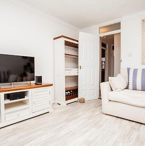 Modern And Spacious Central 1 Bedroom Apartment With Balcony London Exterior photo