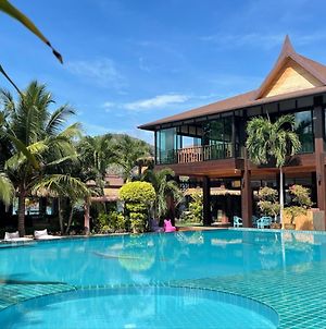 Phi Phi Villa Resort-Sha Extra Plus Ko Phi Phi Exterior photo