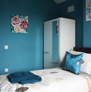 Sidings Holt - Whole House Sleeps Up To 7 Apartment Crewe Exterior photo