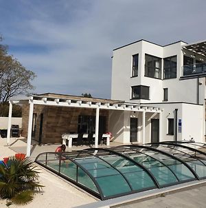 Villa Stella - Coverd & Heated Pool, Jacuzzi, Sauna, Bbq & Table Tennis Near The Beach, Pomer, Istria Exterior photo