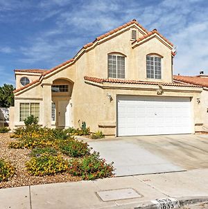 Las Vegas Home In Quiet Area - By Golfing And Hiking Exterior photo