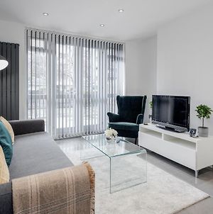 Luxury Chic Apartment Near Canary Wharf, Excel, O2 & Stratford London Exterior photo